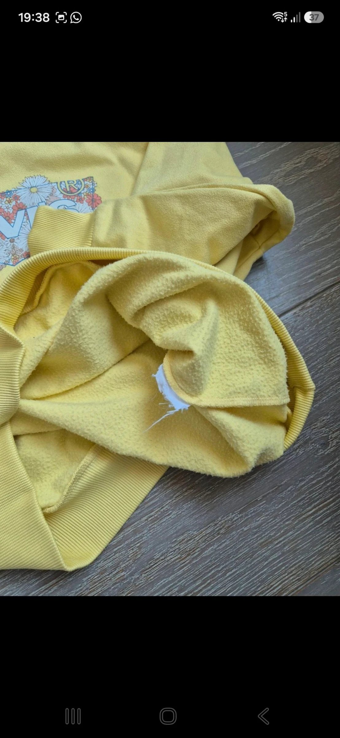 Geel sweatshirt set, legging en bloemig T-shirt. Levis. Maat 10/ 12 jaar – photo 5